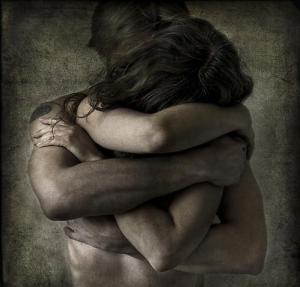 couplehugmanwomancuteandfuntop50-4ec861ba99ee0655b0a14ff3729d9872_h