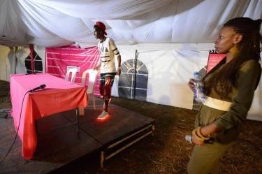 12053185_10153519387372559_586764573_n