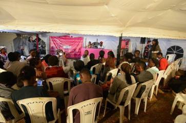 12071658_10153519387422559_287495735_n